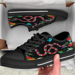 Blazer Mid sneakers featuring a leopard-print Swoosh