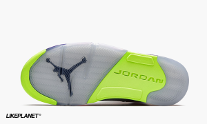 Jordan 1 Gold Toe NRG Sneaker tees Black Bottle Poppin