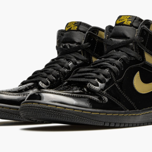 Air Jordan 1 Retro High Og Black Metallic Gold In addition to the Travis Scott x Fragment x Air Jordan 1 Fledermaus Shop 2799