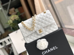 Chanel Classic Handbag Gold Toned Hardware White For Women, Women’s Bags, Shoulder And Crossbody Bags 10.2in/26cm A01112  - 2799