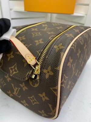2-Louis Vuitton King Size Toiletry Monogram Canvas For Women, Women’s Bags, Travel Bags 11in/28cm LV M47528  - 2799-247
