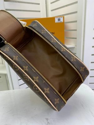 3-Louis Vuitton King Size Toiletry Monogram Canvas For Women, Women’s Bags, Travel Bags 11in/28cm LV M47528  - 2799-247