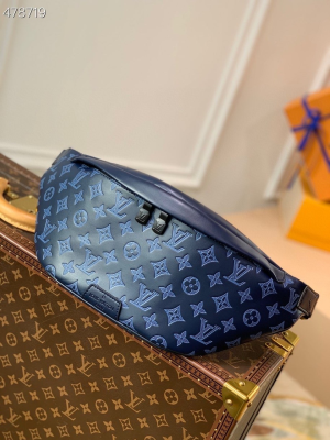louis vuitton discovery bumbag pm monogram shadow navy blue for men mens belt bags 173in44cm lv m45729 2799 249
