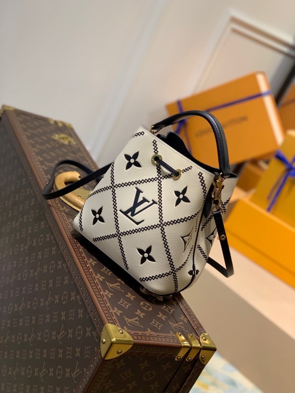 3D model Louis Vuitton Neonoe MM Bag Monogram Empreinte Cream