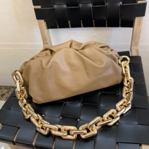 bottega veneta chain pouch for women 122in31cm in camel 620230vcp402618 2799 408