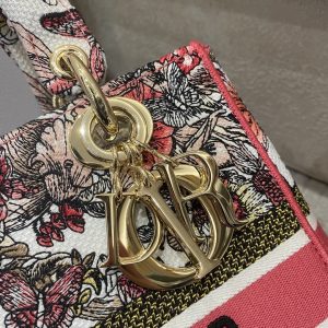 4 christian dior medium lady d lite bag multicolor butterfly embroidery redlatte for women womens handbags 24cm cd m0565orhq m884 2799 445