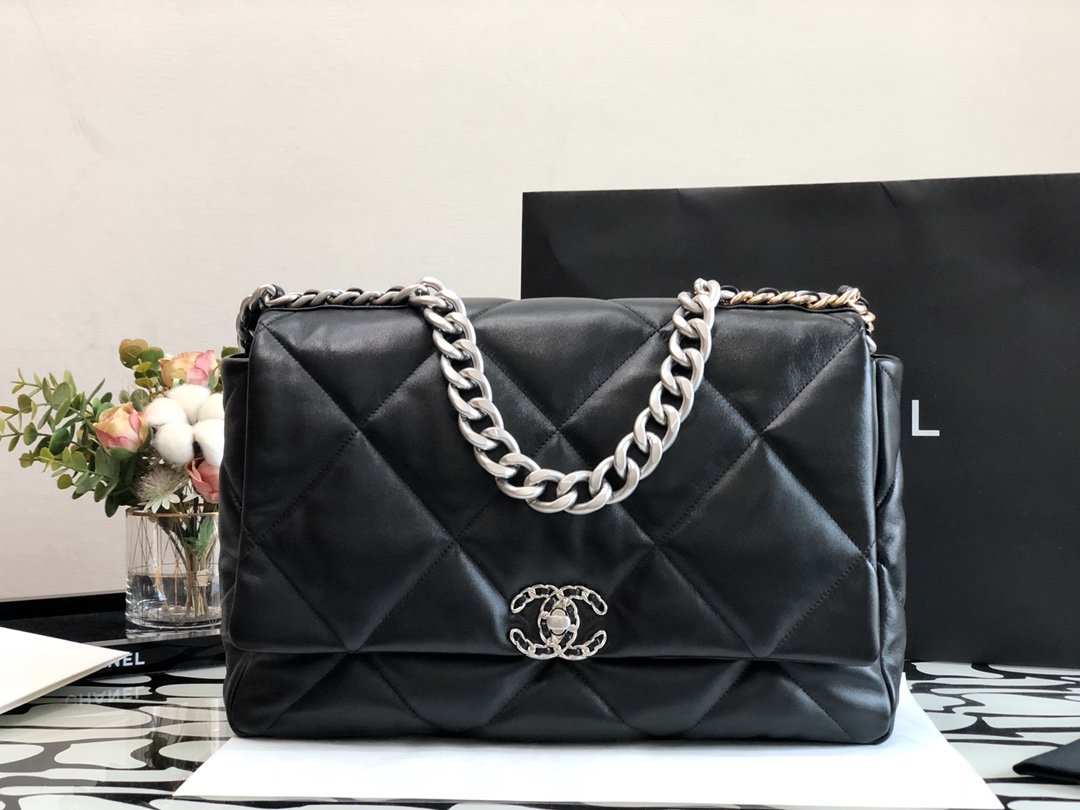 Chanel 19 maxi sale