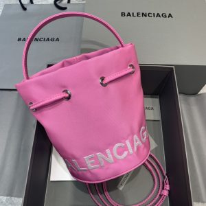 balenciaga le cagole medium bucket bag in pink for women womens bags 7in18cm 2799 612