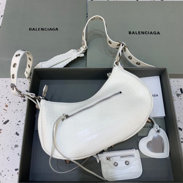 2 balenciaga le cagole xs shoulder bag in white for women womens bags FENDI 13in33cm 700940210bk9104 2799 623