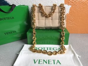 bottega veneta chain cassette porridge for women womens bags 102in26cm 631421v04n09776 2799 675