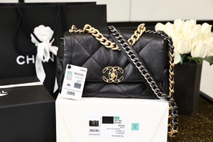 chanel pre owned 2009 2010 double chain flap bag item
