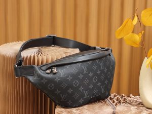 1-Louis Vuitton Discovery Bumbag PM Monogram Eclipse Canvas For Men, Men’s Bags, Belt Bags 17.3in/44cm LV M46035  - 2799-875
