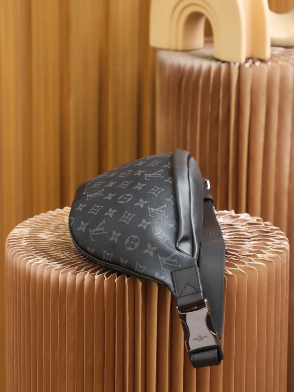 Men's Designer Totes - Leather Shoulder Bags | LOUIS VUITTON ®