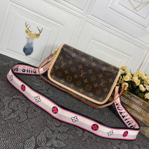 12 louis vuitton diane monogram canvas for women womens handbags shoulder bags 94in24cm lv m45985 2799 881