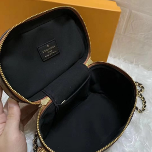 8 louis vuitton vanity pm monogram and monogram reverse canvas by nicolas ghesquiere for women womens handbags shoulder and crossbody bags 75in19cm lv m42264 2799 917