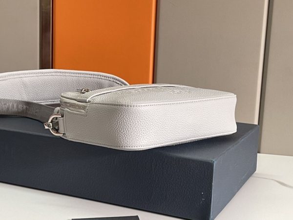 7 safari messenger bag grey for women 86in22cm cd 2799 1038