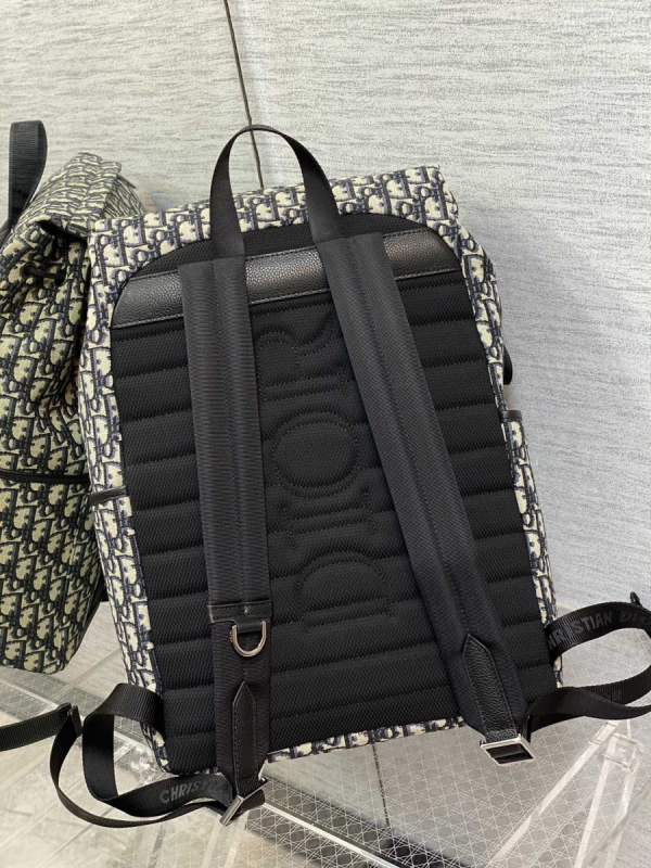 7 explorer backpack beigewhiteblack for women 165 in 425 cm cd 1esba152yky h27e 2799 1072