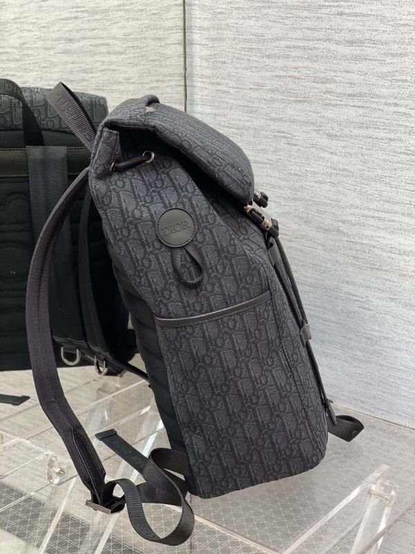 11 explorer backpack beigewhiteblack for women 165 in 425 cm cd 1esba152yky h27e 2799 1072