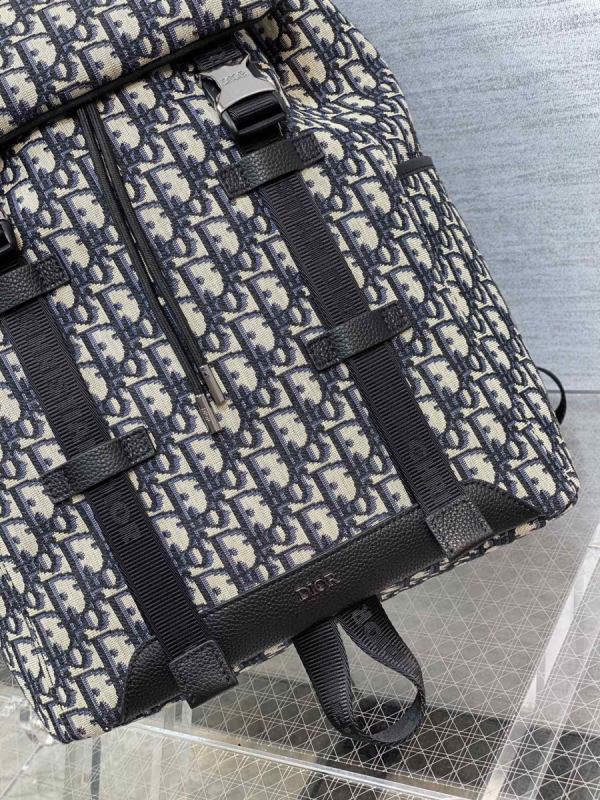 13 explorer backpack beigewhiteblack for women 165 in 425 cm cd 1esba152yky h27e 2799 1072
