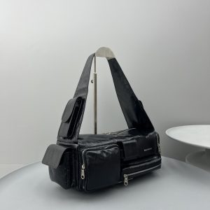 6 superbusy sling bag black for women 118in30cm 2799 1132