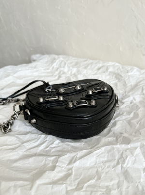 7 le cagole heart mini bag blackpink for women 63in16cm 7227811vg9y1000 2799 1215