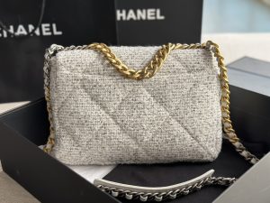 Chanel 19 maxi discount flap bag tweed