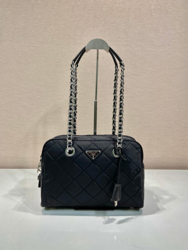 12 chain 2way bag black for women 118 in 30 cm 2799 1471