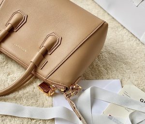 1 mini antigona sport bag Handbag brownblackbeige for women 87in22cm bb50nvb1ht 001 2799 1480