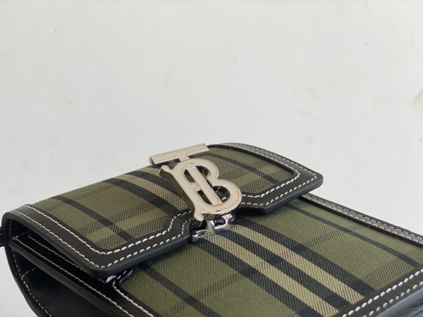 7 bb grainy robin with sliver logo bag blackgreen for women 75 in 19 cm 2799 1634