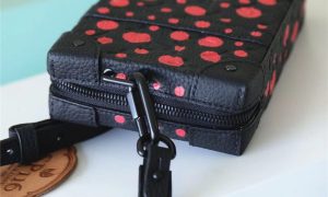 9 lvxyk soft trunk wearable wallet shouder bags black for men 89in23cm m81905 2799 1851