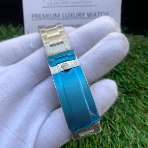 12 rolex submariner date white gold 40mm blue dial ceramic bezel oyster bracelet 116619lb