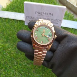 8 rolex day date 40mm president rose gold fluted bezel green roman dial mens watch