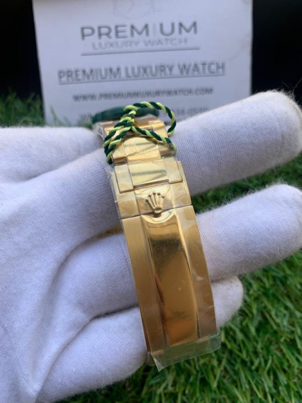 8 rolex submariner date yellow gold 40mm black dial ceramic bezel oyster bracelet 116618ln