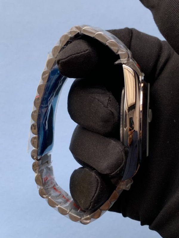 7 new rolex daydate 40mm smooth bezel ice blue roman dial president bracelet