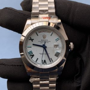 8 new rolex daydate 40mm smooth bezel ice blue roman dial president bracelet 1