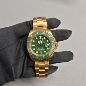 2 rolex submariner date yellow gold 40mm green dial amp ceramic bezel oyster bracelet 116618ln