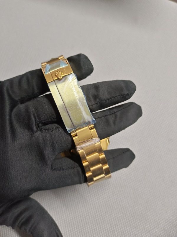 5 rolex submariner date yellow gold 40mm green dial amp ceramic bezel oyster bracelet 116618ln