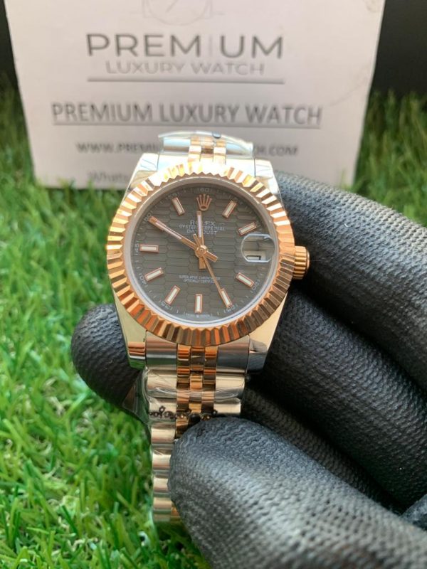 1 rolex lady datejust 31mm two tone rose gold black dial oyster perpetual jubilee bracelet watch