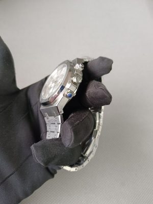 audemars piguet royal oak chronograph silver toned dial 42mmrose gold watch 4 900x1200 1