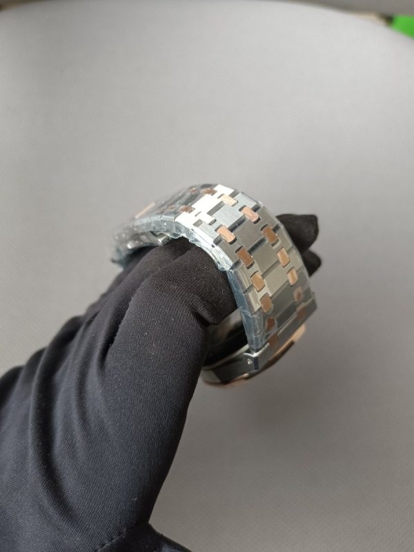 audemars piguet royal oak 41mm two tone blue dial automatic watch 4 900x1200 1