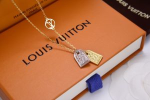 Louis Vuitton Jewelry   2799