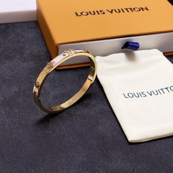 7 louis vuitton bracelet 2799