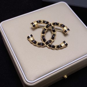 4 With chanel brooch 2799