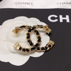5 With chanel brooch 2799