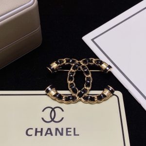 6 With chanel brooch 2799
