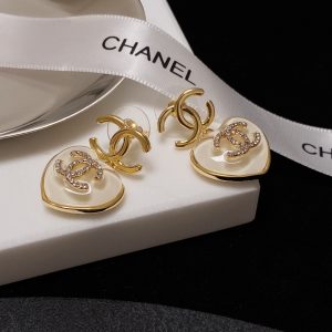 A close-up look at Jennifer Garner s Chanel loafers