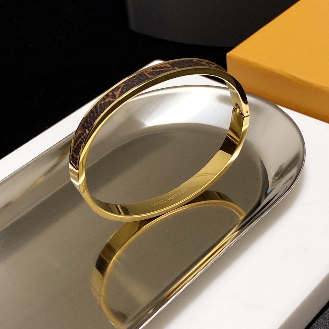 Louis Vuitton Portemonnaie International Kenian Epi M63388