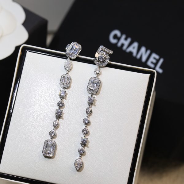 6 Montre chanel earrings 2799 18