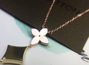 5 flower necklace silver for women 2799