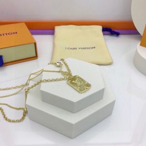 10 big tag lv necklace gold tone for women 2799